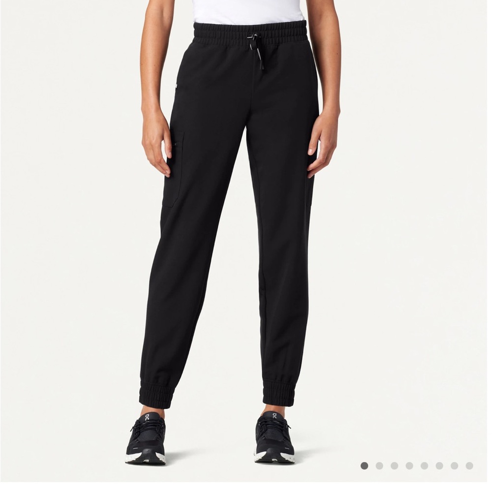Jaanuu Scrub Joggers